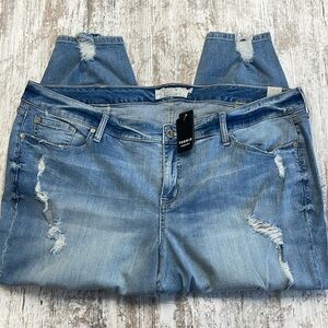 Torrid NWT Classic Verona Destructed Ankle Skinny Jeans Size 24